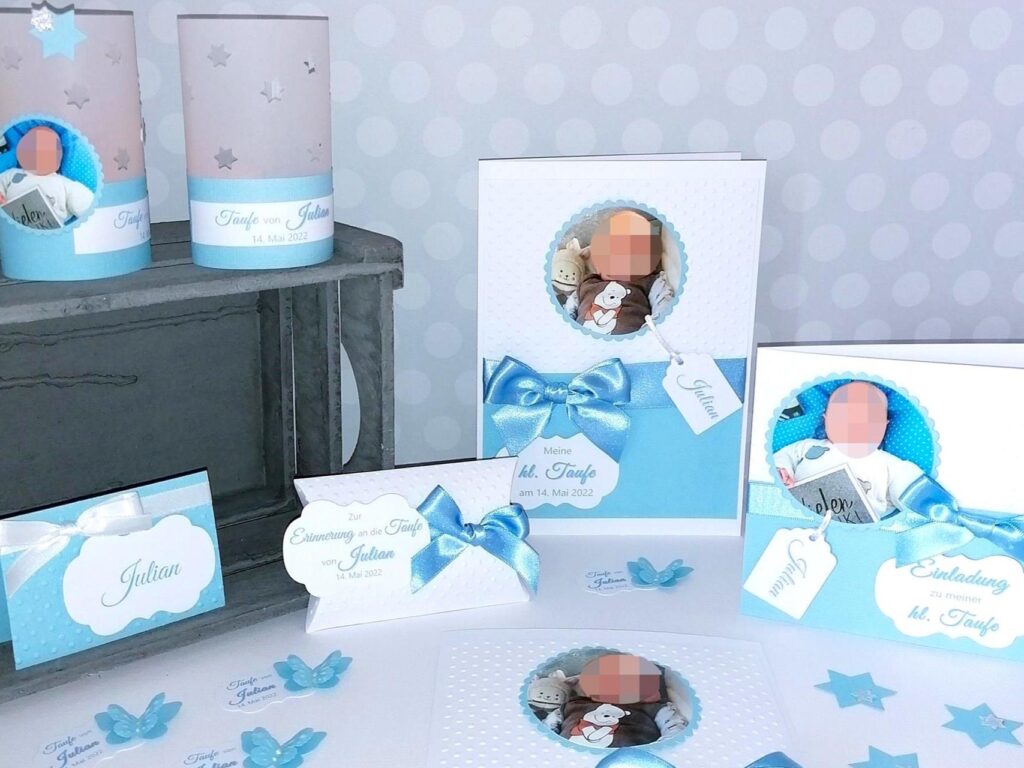 Taufkarten und Taufset zur Taufe bestehend aus Taufeinladungen, Give-Away Gastgeschenken, Tischkarten, Menükarten, Kirchenheften, Gästebuch, Taufdekoration, Tischlichter liebevoll und professionell handgefertigt von © KARTEN-DESIGN.at in Salzburg, Strasswalchen, Österreich